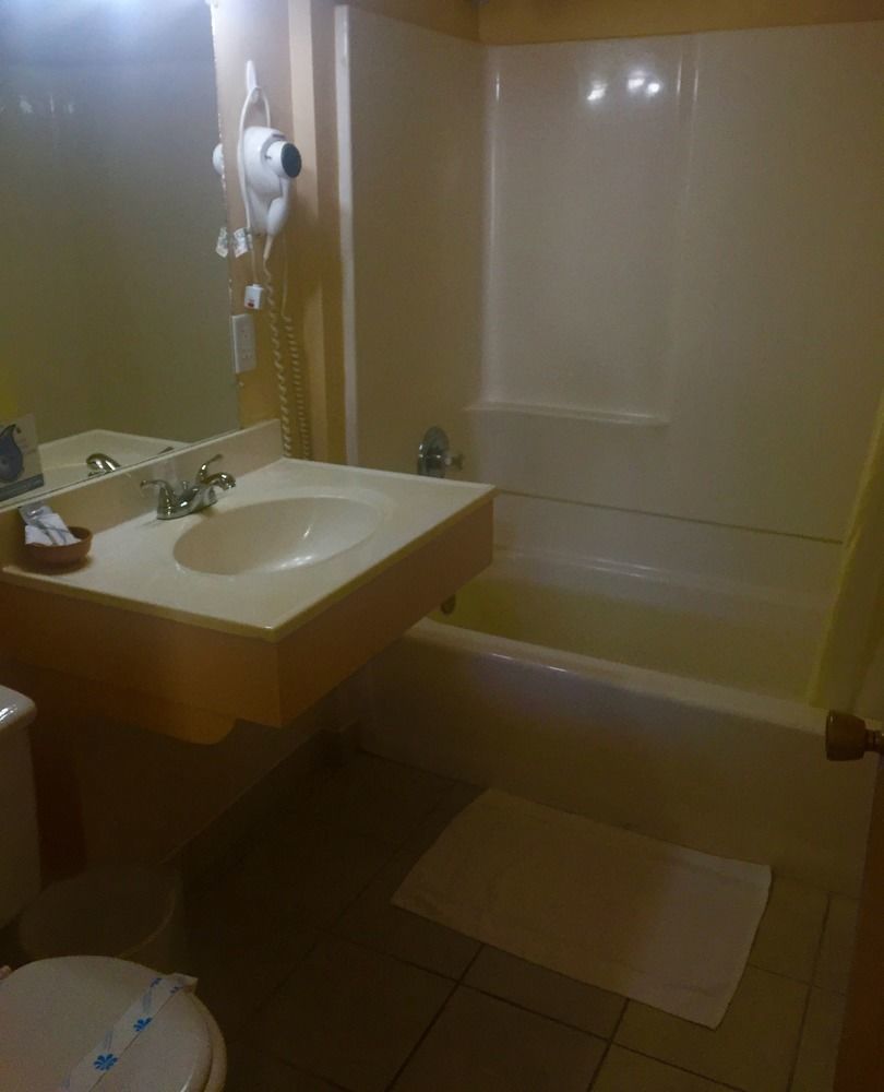 Paradise Inn Екстер'єр фото
